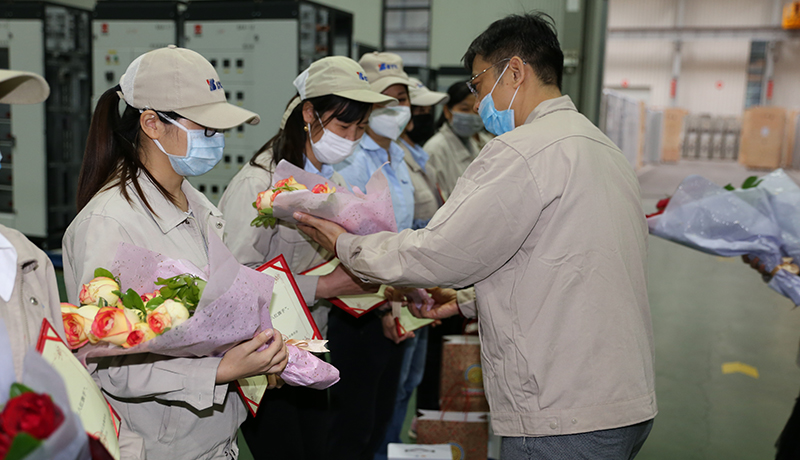 >男神登場，愿望實現(xiàn)！